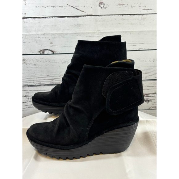 Women's FLY LONDON Black Suede Ankle Boots US 5.5 Gold Interior - Picture 1 of 12